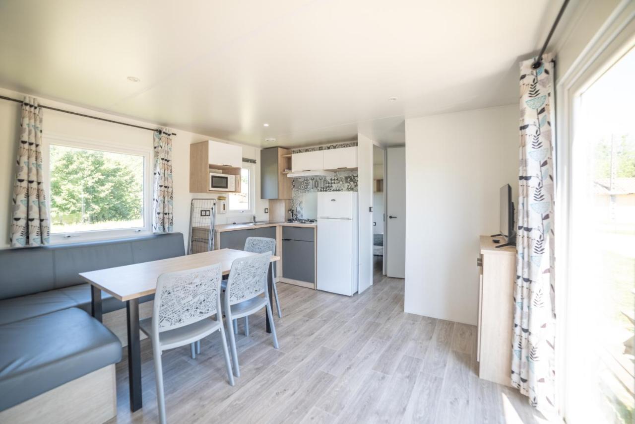 Camping Du Sevron Saint-Etienne-du-Bois  Kültér fotó