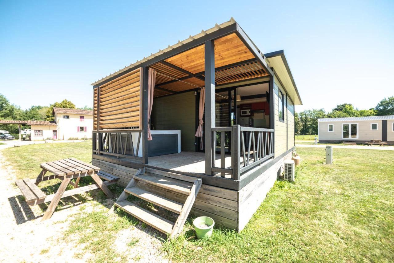Camping Du Sevron Saint-Etienne-du-Bois  Kültér fotó