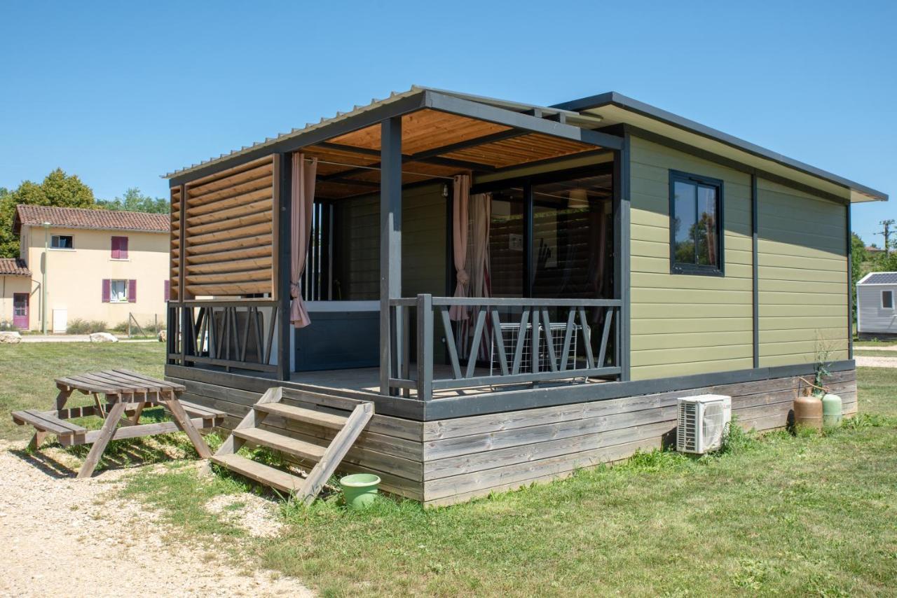 Camping Du Sevron Saint-Etienne-du-Bois  Kültér fotó