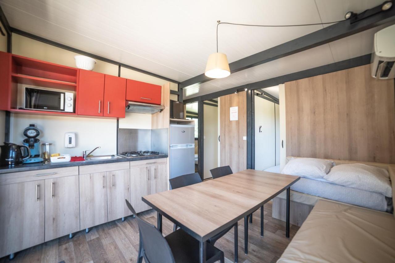 Camping Du Sevron Saint-Etienne-du-Bois  Kültér fotó