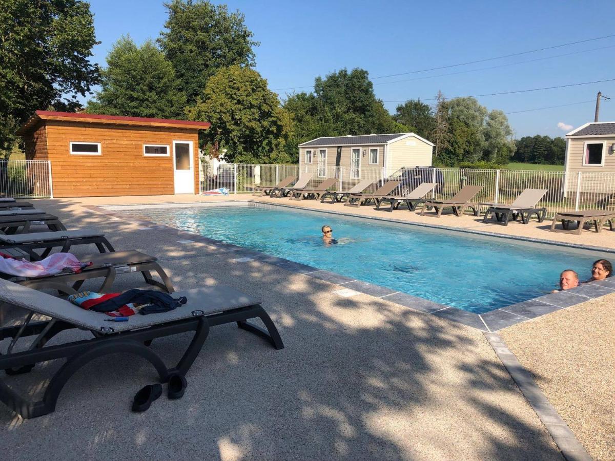 Camping Du Sevron Saint-Etienne-du-Bois  Kültér fotó